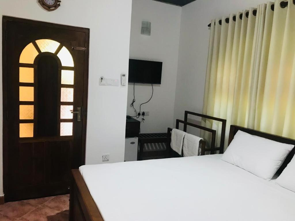מלון אנוראדפורה Langama Thena - ළඟම තැන מראה חיצוני תמונה